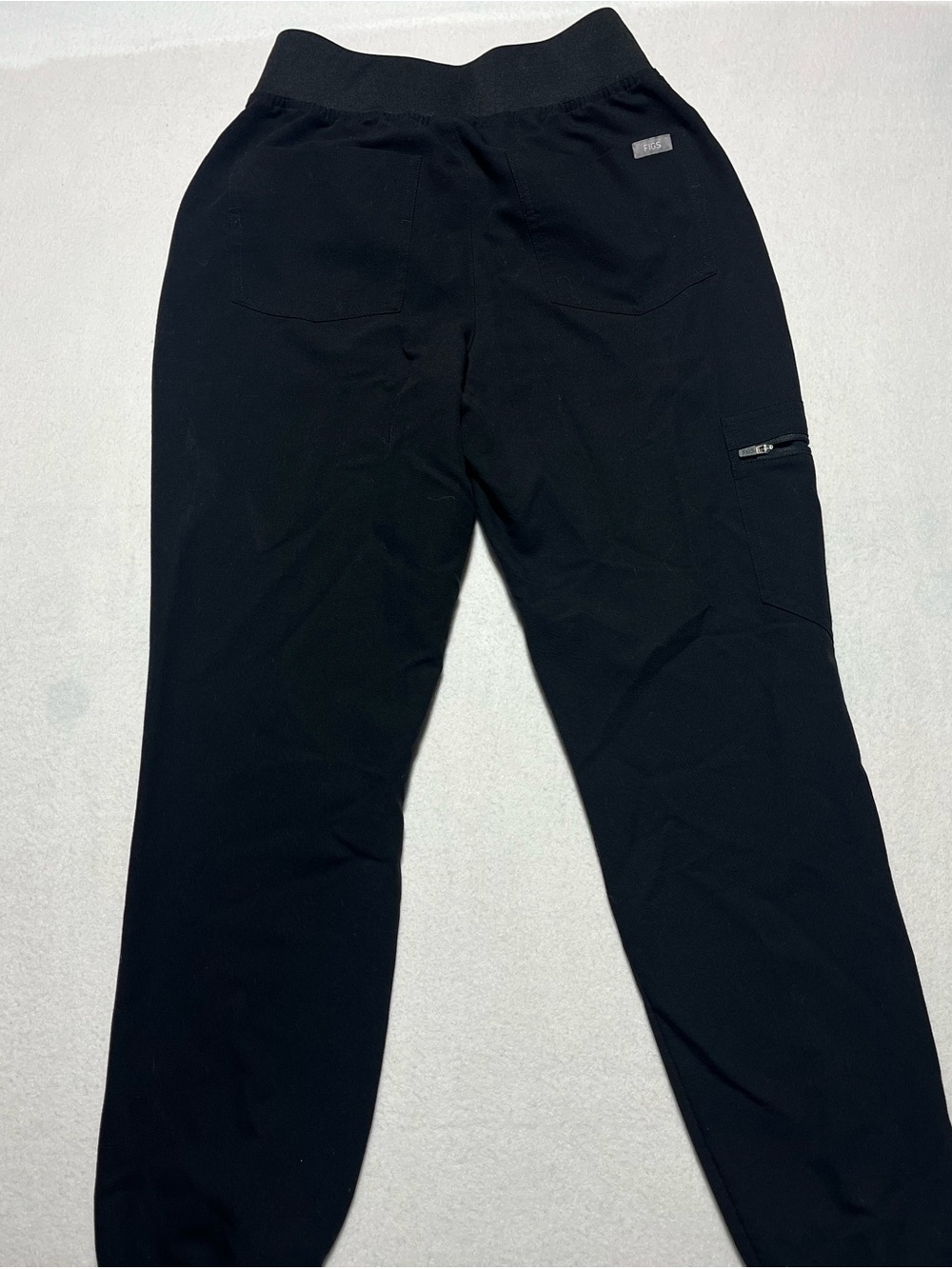 Figs Men's Black Cargo Jogger Pants with Zipper Pocket